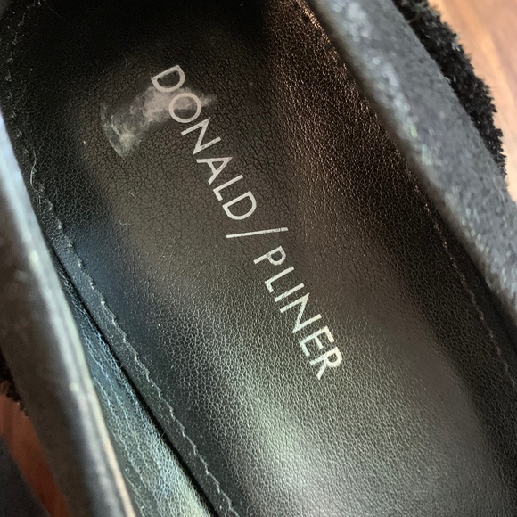 Donald Pliner "Exquisite Fancy Leather Fringed Shoes" - Picture 4 of 15